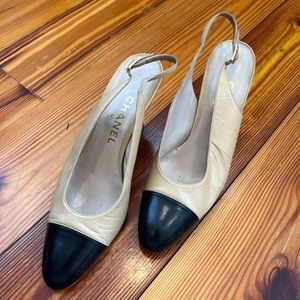 Vintage Chanel Pumps - 38.5 (7.5 US)